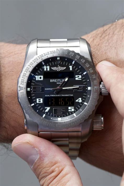 how does breitling emergency work